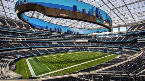 川普高尔夫俱乐部年费达50万美元，五年世界命运抉择备受关注